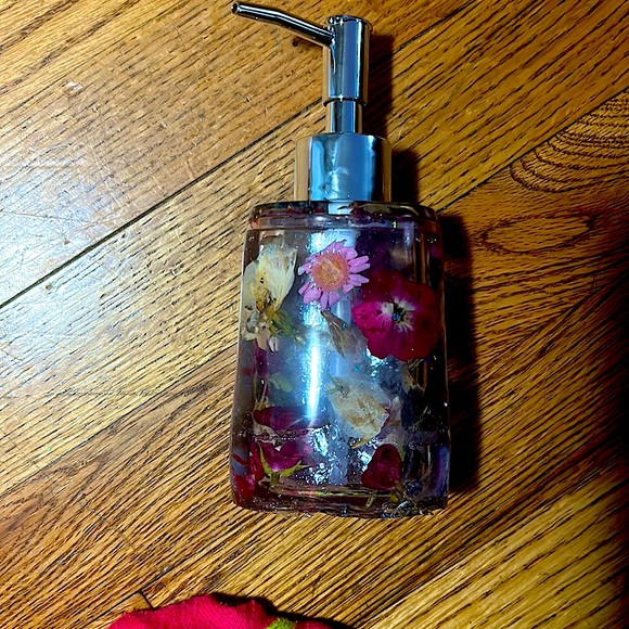 Handmade resin soap dispenser - Picture 8 of 8